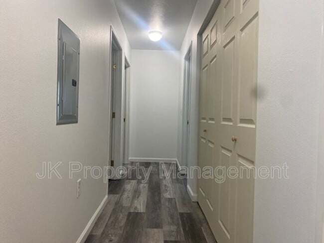 Building Photo - 5000 4th Ave N