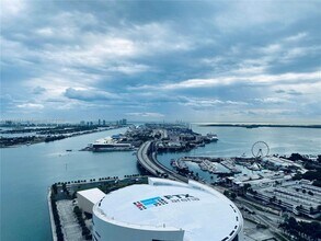 Building Photo - 888 Biscayne Blvd