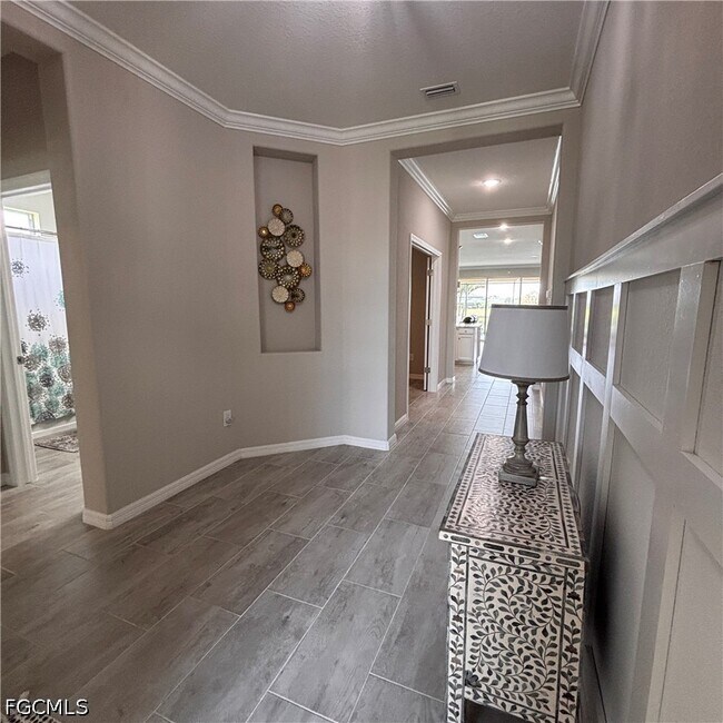 Building Photo - 4028 E Hampton Cir