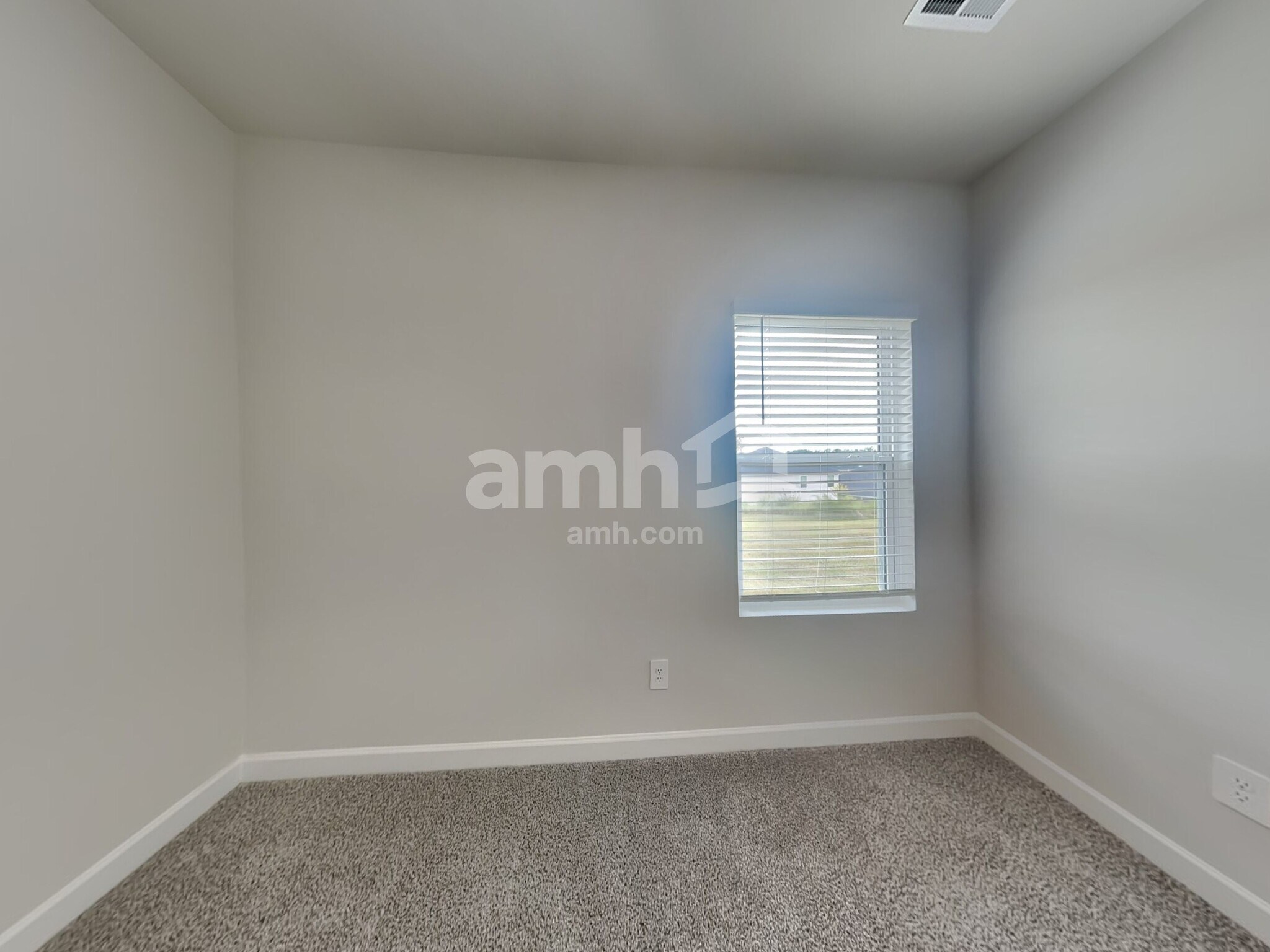 Building Photo - 758 Treeline Rd