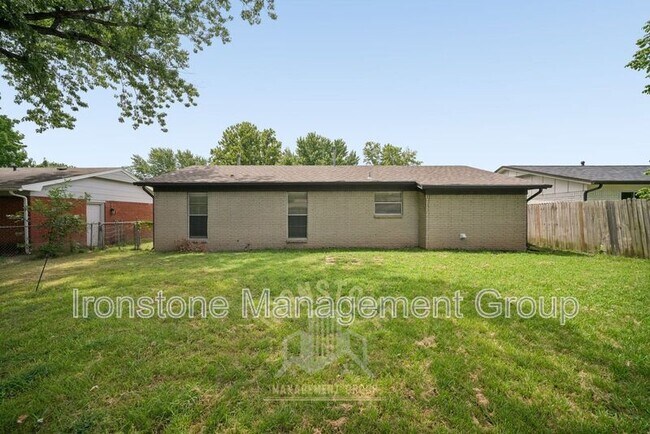 Building Photo - 908 W El Paso Pl
