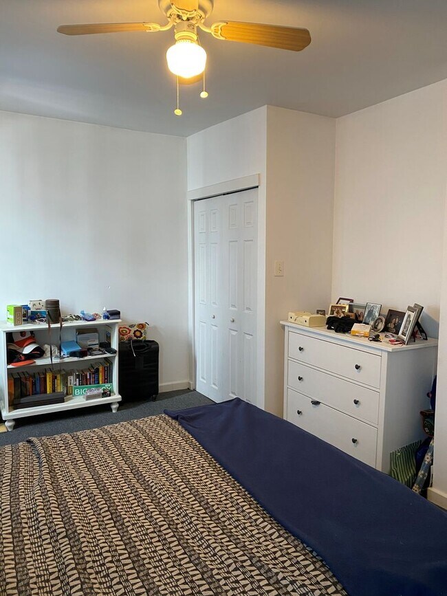 Building Photo - 931 S 10th St