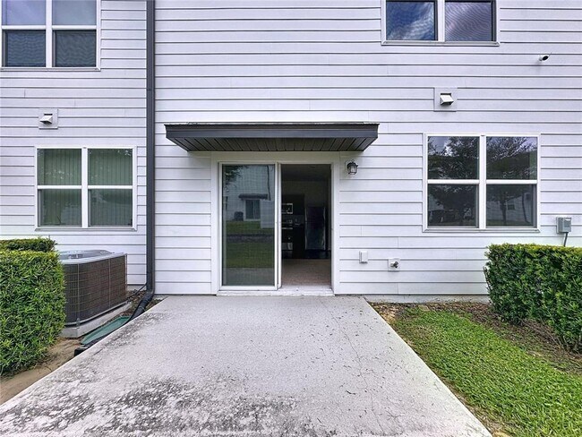 Building Photo - 927 Reserve Pl