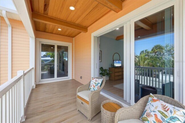 Building Photo - 113 Aqua Ln
