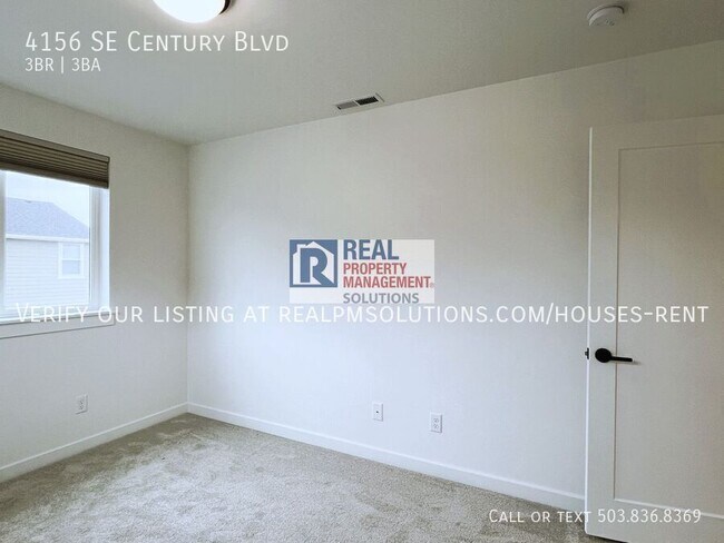 Building Photo - 4156 SE Century Blvd