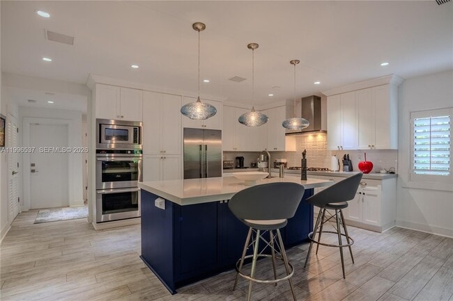 Building Photo - 231 Fluvia Ave