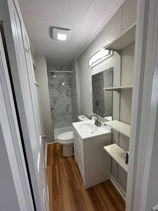 Building Photo - 213-215 E Franklin St