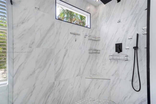 Building Photo - 5050 Greenwich Preserve Ct