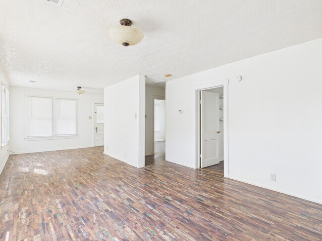 Building Photo - 138 Watson St