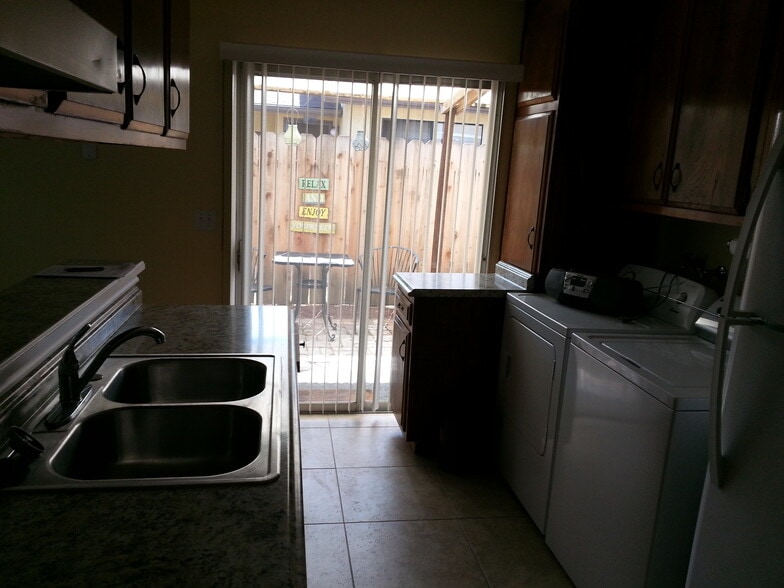 Building Photo - 364 Buchon St
