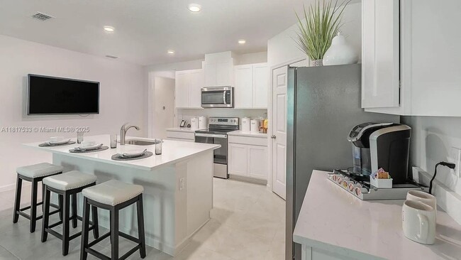 Building Photo - 4601 SW Savona Blvd