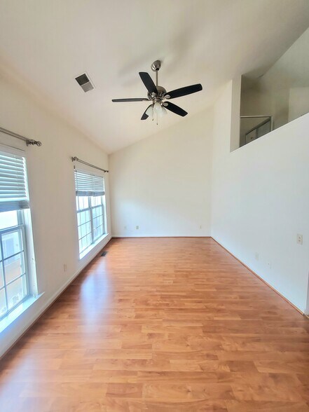 Building Photo - 6030 Lincolnia Rd