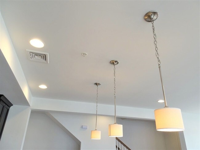 Building Photo - 320 Mayer Pl