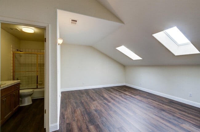 Building Photo - 8437 N Recreation Ave