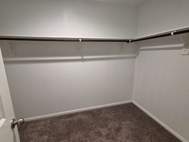 Building Photo - 3128 Winoak Dr