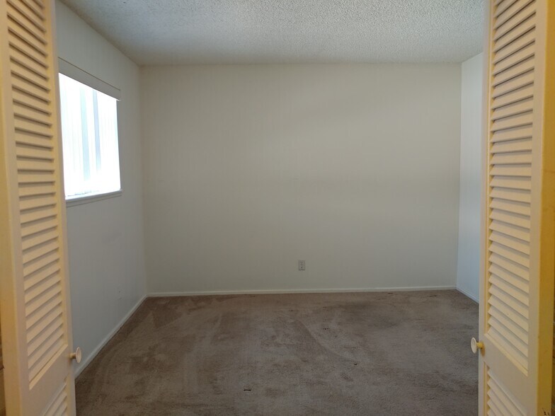 Building Photo - 1379 Dorothy Ave