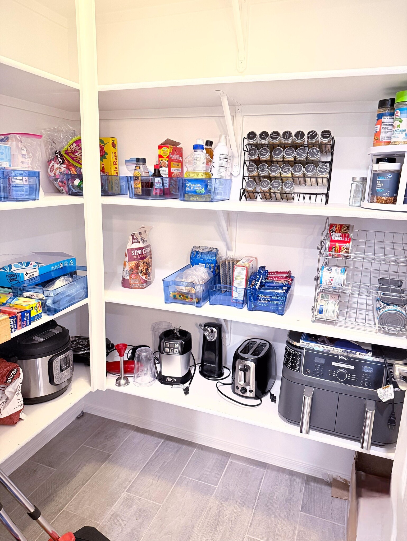 Building Photo - 620 W Calle El Tramo