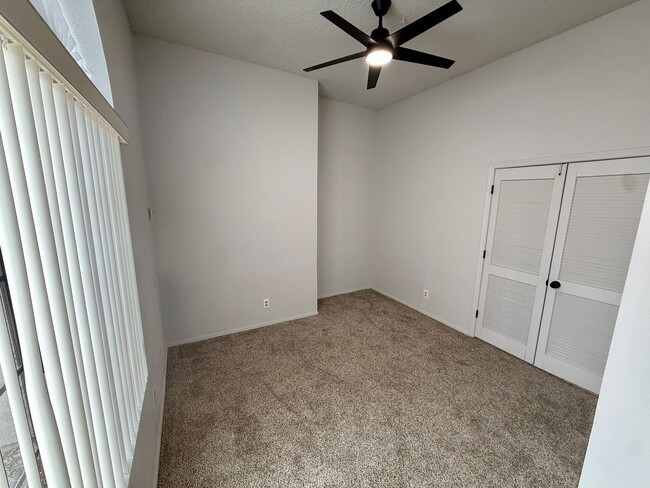 Building Photo - 10236 S Del Rico