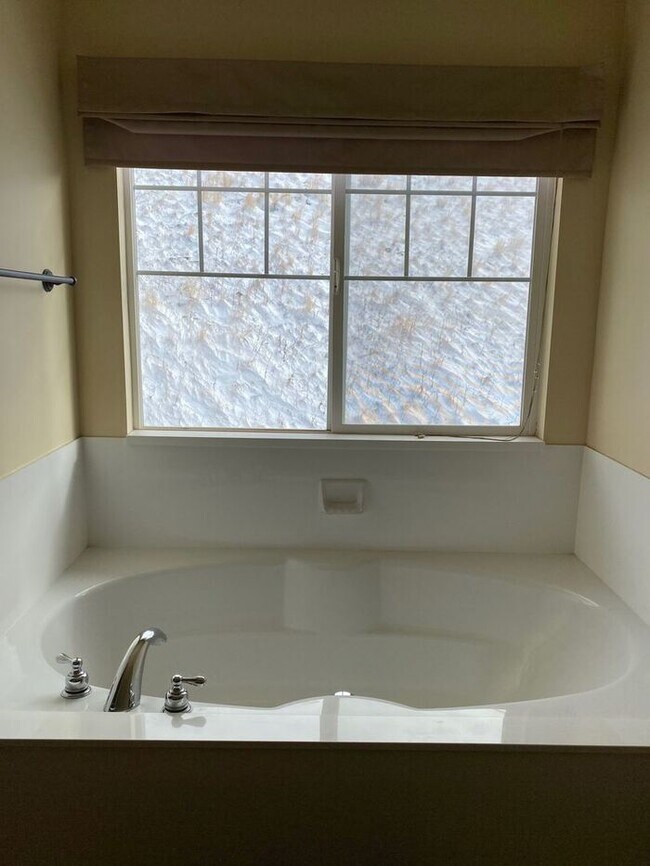 Building Photo - Beautiful 3 bedroom townhome in Draper!