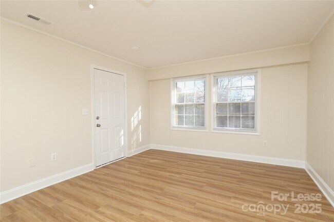 Building Photo - 937 Green Cir Dr