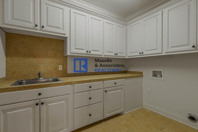 Building Photo - 4 Bed/3 Bath Home in Hartfield