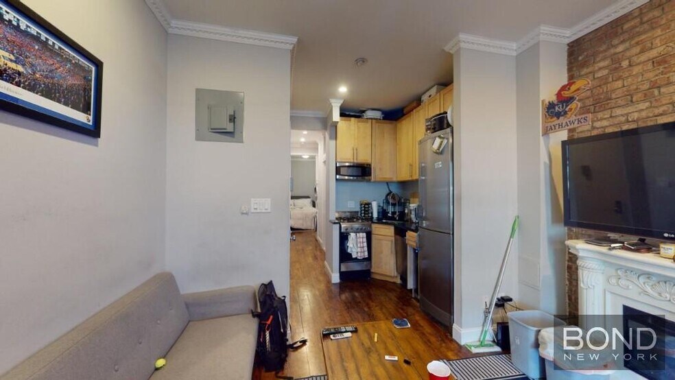 Building Photo - 722 Tenth Avenue