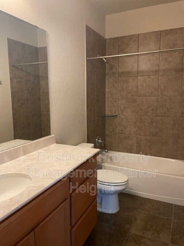 Building Photo - 8121 Iron Gate Dr