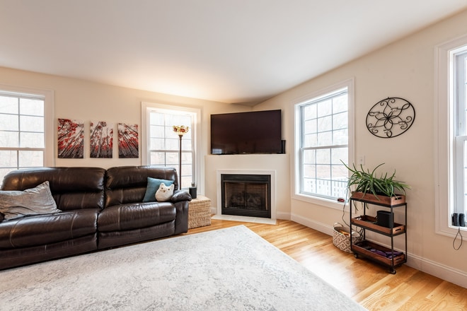 Building Photo - 28 Armstrong Rd