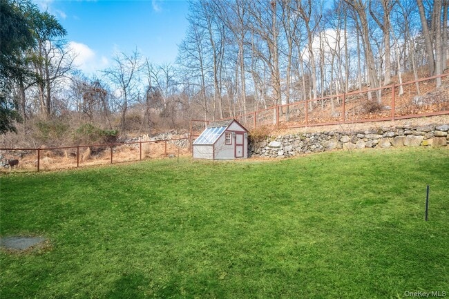 Building Photo - 689 S Mountain Rd