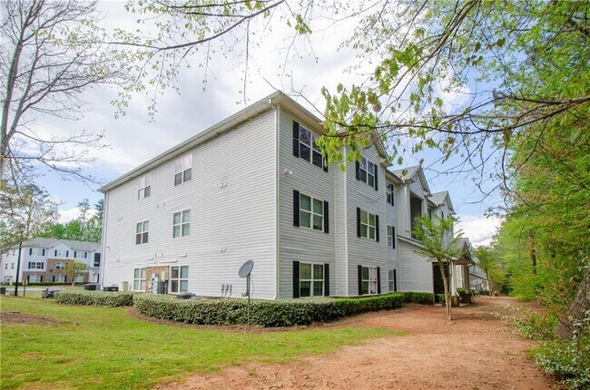 Building Photo - 10104 Fairington Ridge Cir