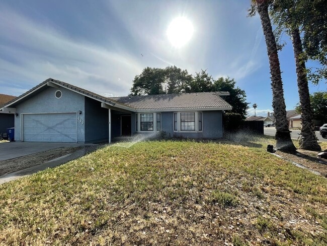 Building Photo - Charming 4-Bedroom, 2-Bathroom Home – Your Perfect Summer Move-In!