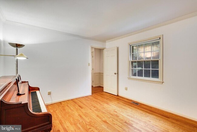Building Photo - 1427 Laurel Hill Rd