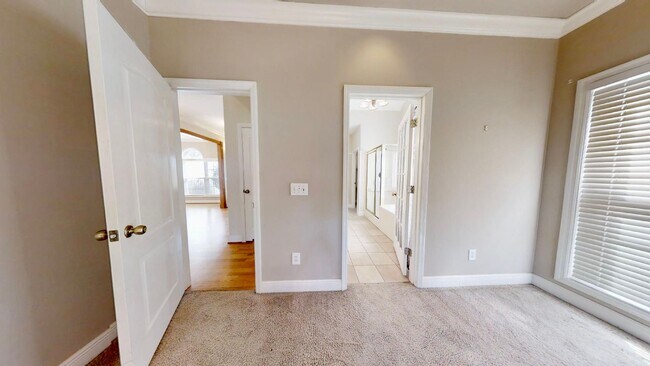 Building Photo - Spacious Home in Mill Creek