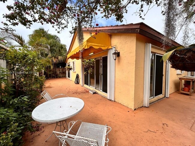 Building Photo - 8228 NW 199th Ter