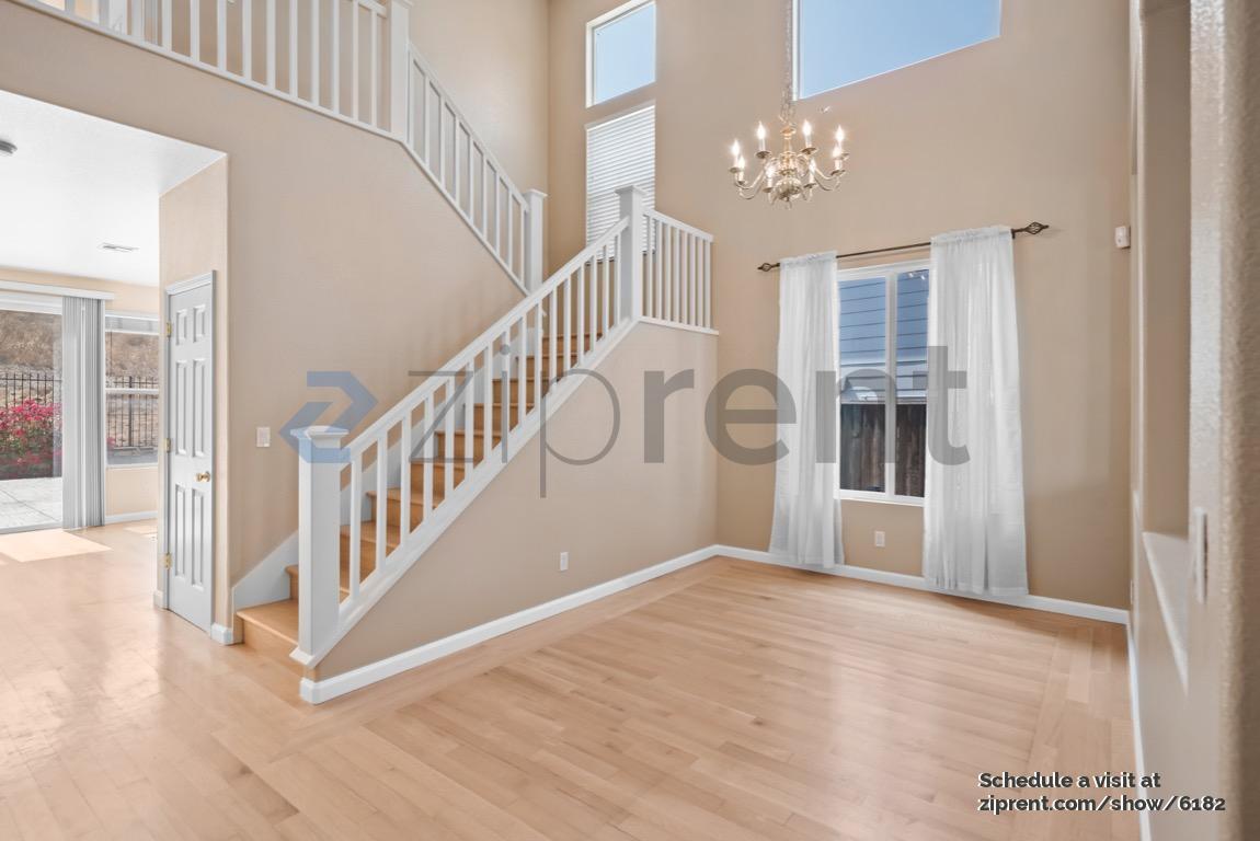 Building Photo - Unit