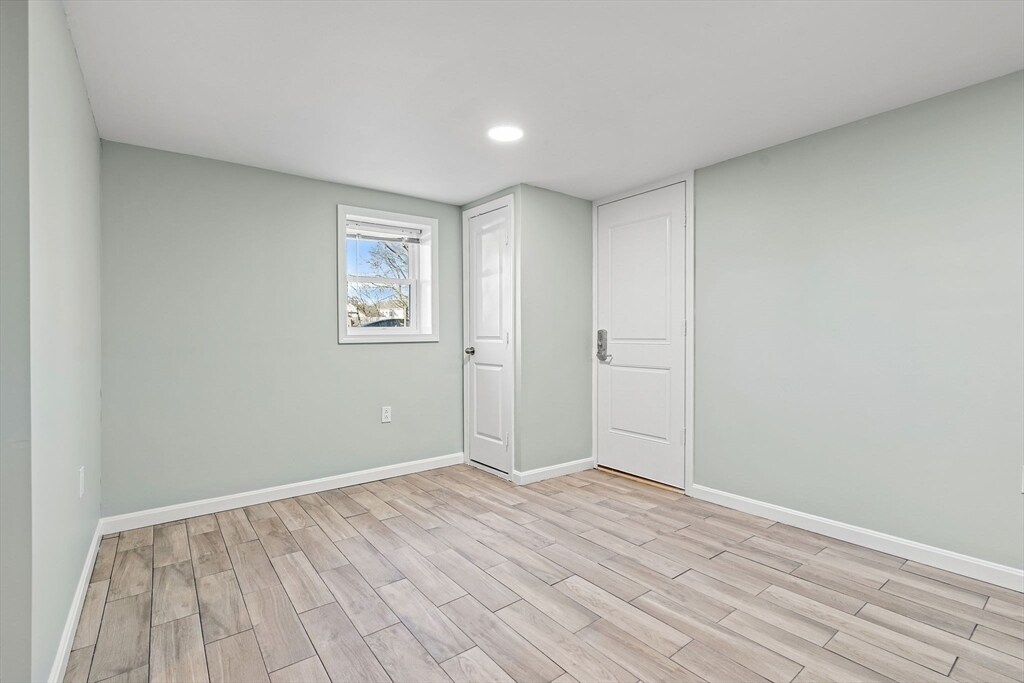 Building Photo - 2 Starbird Ave