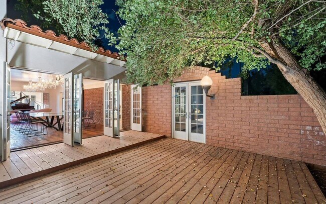 Building Photo - 341 E Monte Vista Rd