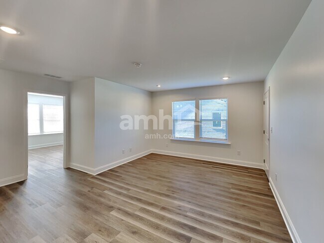 Building Photo - 206 Argea Dr