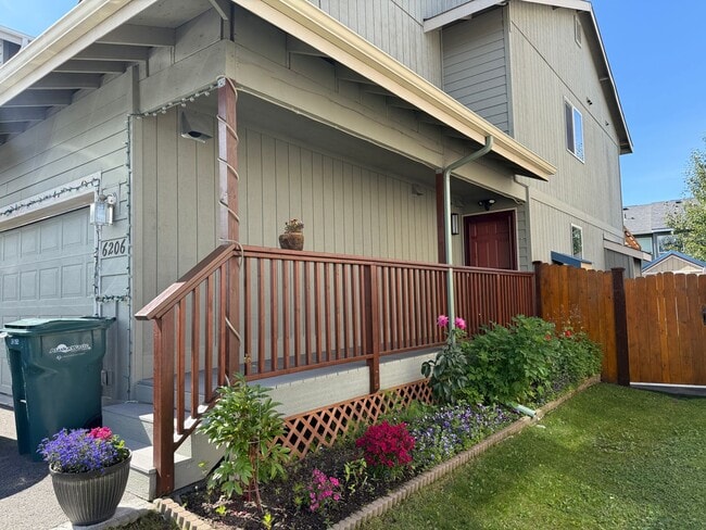 Building Photo - Lovingly Maintained East Anchorage Home wi...