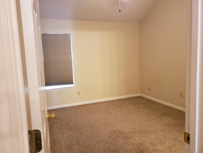 Building Photo - 7805 Shadowland Dr