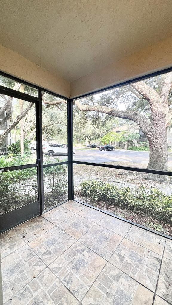 Building Photo - 303 Gardens Dr