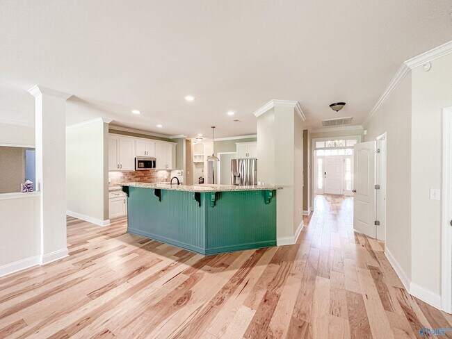 Building Photo - 2303 Palisades Ct SW