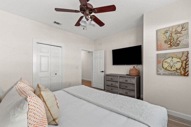 Building Photo - 95 Cobia St