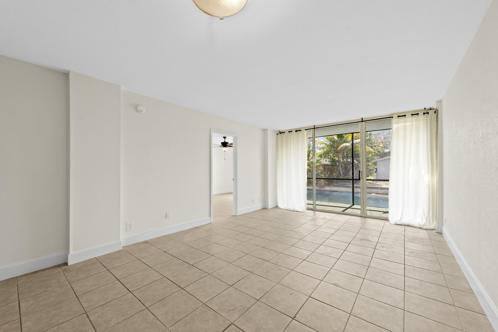 Building Photo - 111 Royal Park Dr