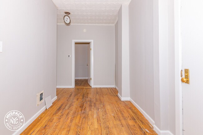 Building Photo - 210 Humboldt St