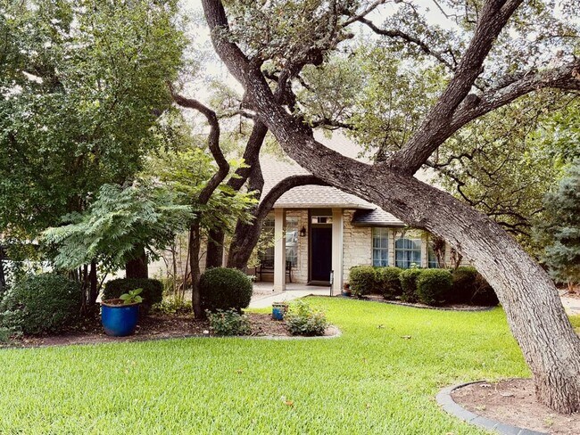 Building Photo - 13405 Tamayo Dr