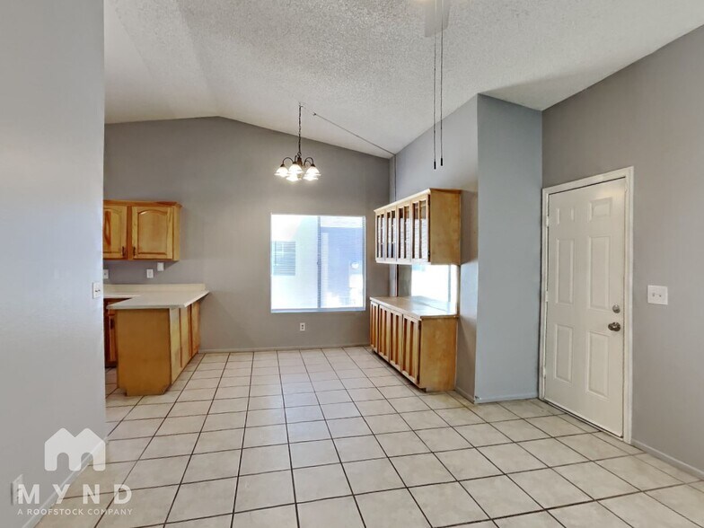 Building Photo - 213 N Jacs Pl