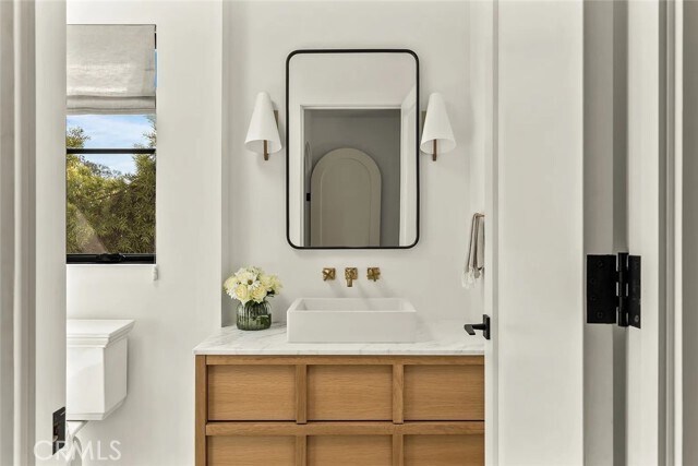 Building Photo - 738 San Lorenzo St