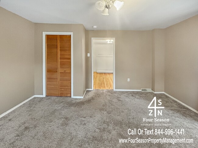 Building Photo - 338 S Locust St