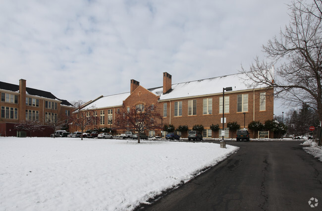 Building Photo - Fort Hill Apartments